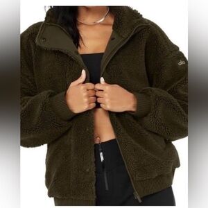 ALO Varsity sherpa jacket olive green size medium rare!